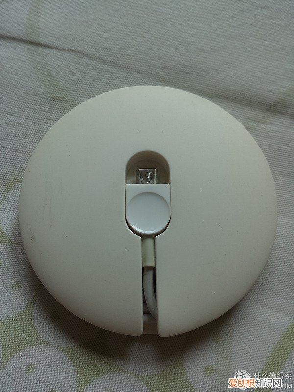 罗技r400和r800的区别在哪里？