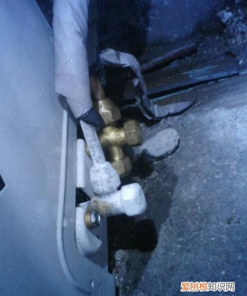 空调外机结霜不制冷是什么原因，空调外机结冰是什么原因更费电