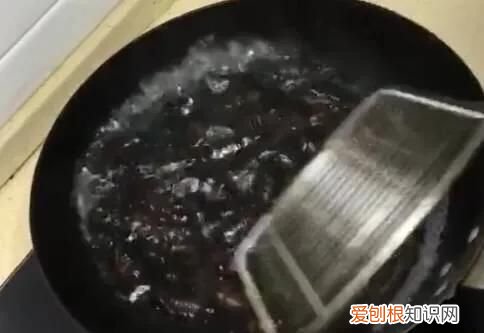 蛾怎么做好吃,炒蚕蛹怎么做好吃炒蚕蛹的家常做法是什么