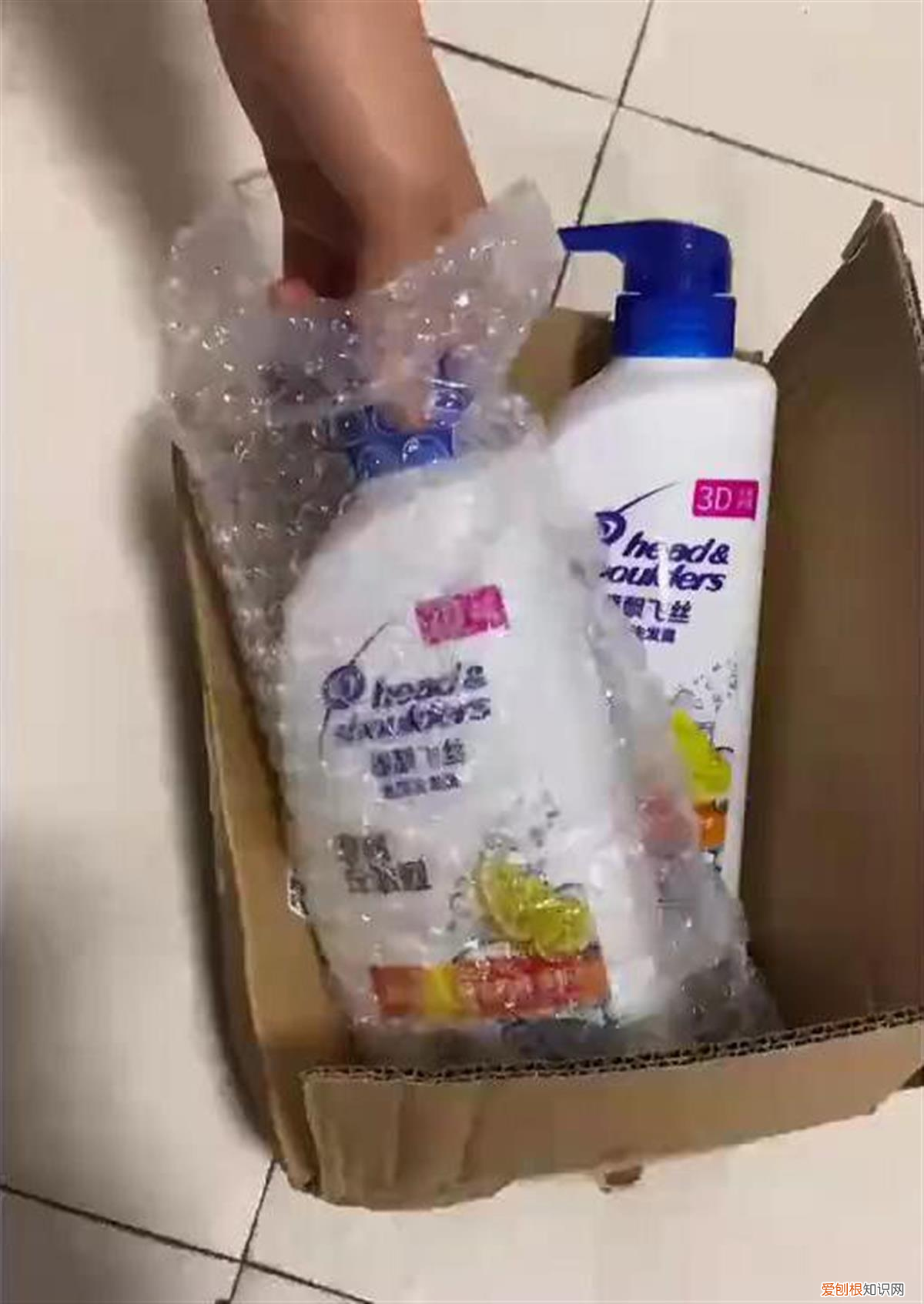网友网购洗发水收到“潘飘飞丝”,网友戏称:这是买到了限量联名款