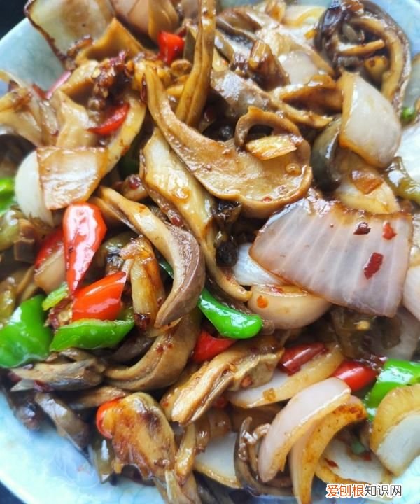 炒猪肚用什么配菜，猪肚加什么配菜炒好吃