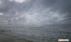 白浪翻滚的意思，白浪翻滚晶莹剔透明珠散落的意思