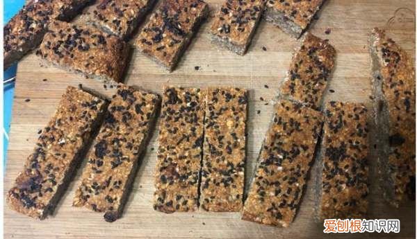 奶香燕麦坚果能量棒的做法,燕麦除了泡着吃还能怎么吃