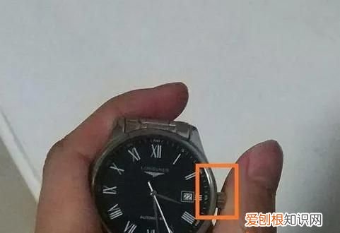 手表发条怎么拧