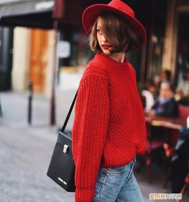 宽松慵懒毛衣怎么搭配