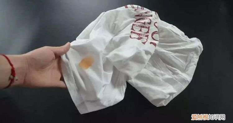 什么笔在衣服上写字水洗不掉