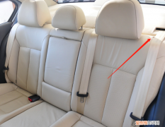 凯美瑞后排座椅怎么放下来