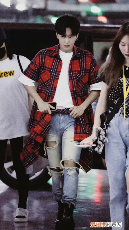 男士格子衬衫穿搭