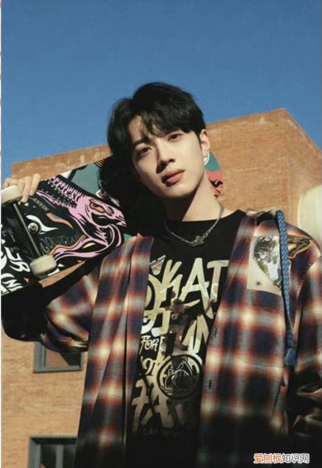 男士格子衬衫穿搭