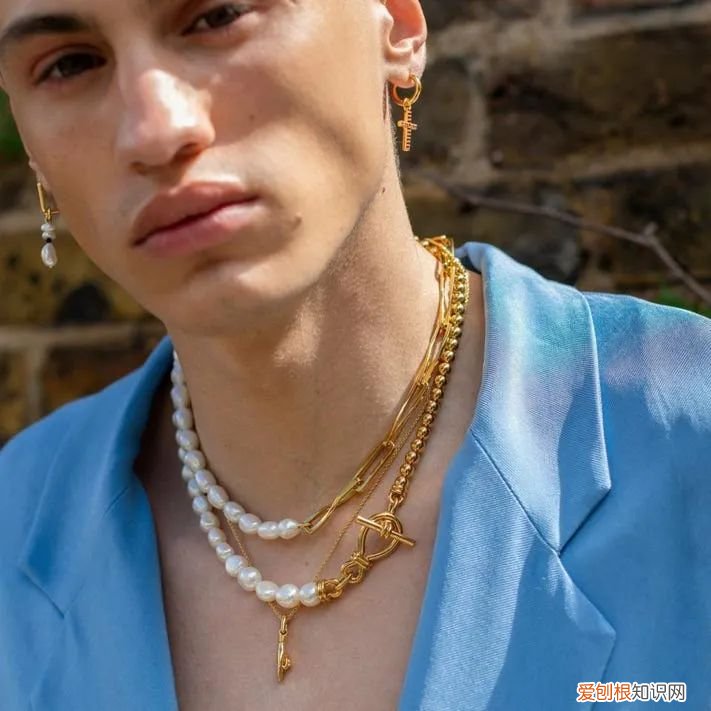 施华洛世奇耳钉是什么材质?(这样的款式才是几年最流行的