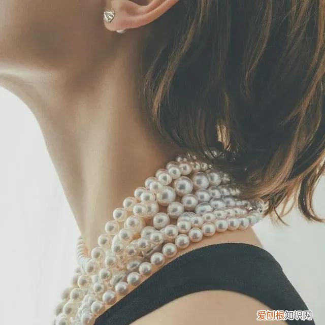 施华洛世奇耳钉是什么材质?(这样的款式才是几年最流行的