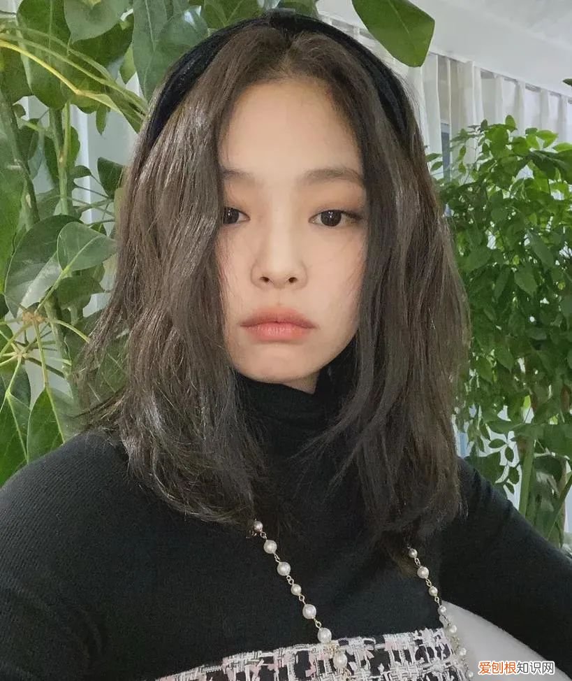 施华洛世奇耳钉是什么材质?(这样的款式才是几年最流行的