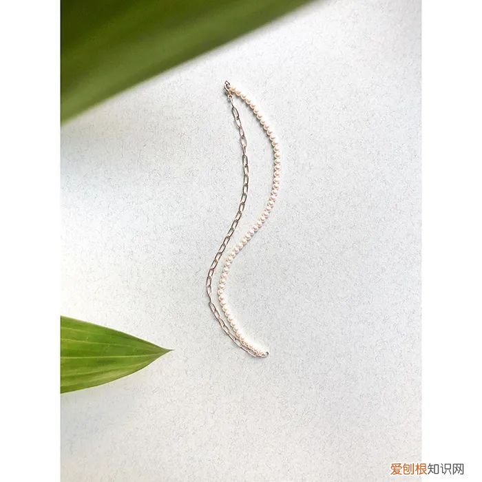 施华洛世奇耳钉是什么材质?(这样的款式才是几年最流行的