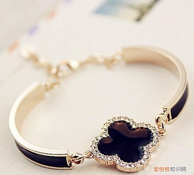 表达爱意送女生什么礼物