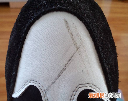 鞋子有褶皱怎么去除,鞋子起皱怎么办 解决鞋子起皱的方法视频