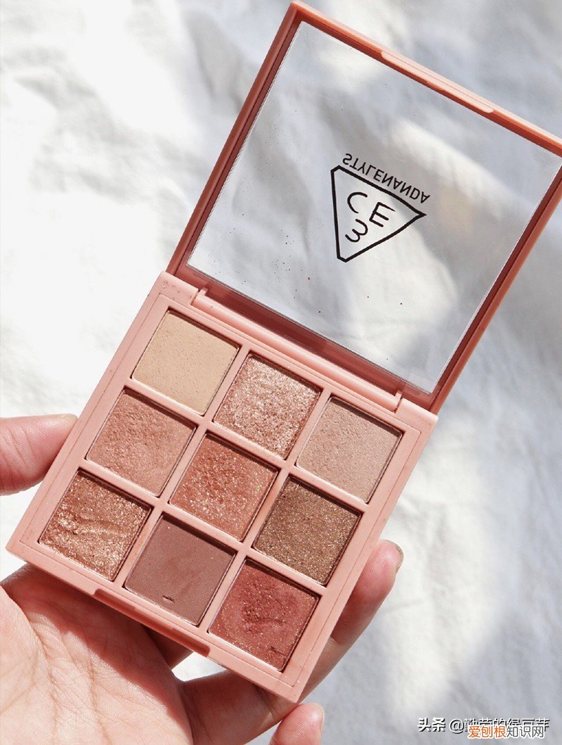 美宝莲粉饼好用吗