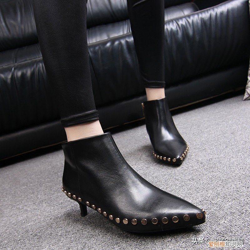 铆钉靴怎么搭配
