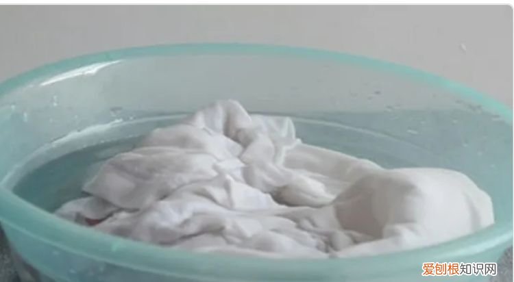 草莓酱的泡沫要去掉