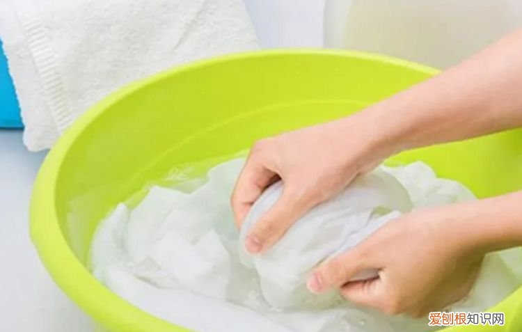 草莓酱的泡沫要去掉