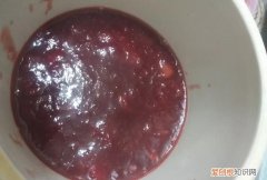 草莓酱的泡沫要去掉