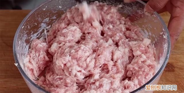 鲜肉小笼包馅怎样调好吃,鲜肉小笼包肉香味很浓也鲜