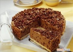榛子巧克力蛋糕配方，好丽友Q蒂榛子巧克力味蛋糕的热量是多少