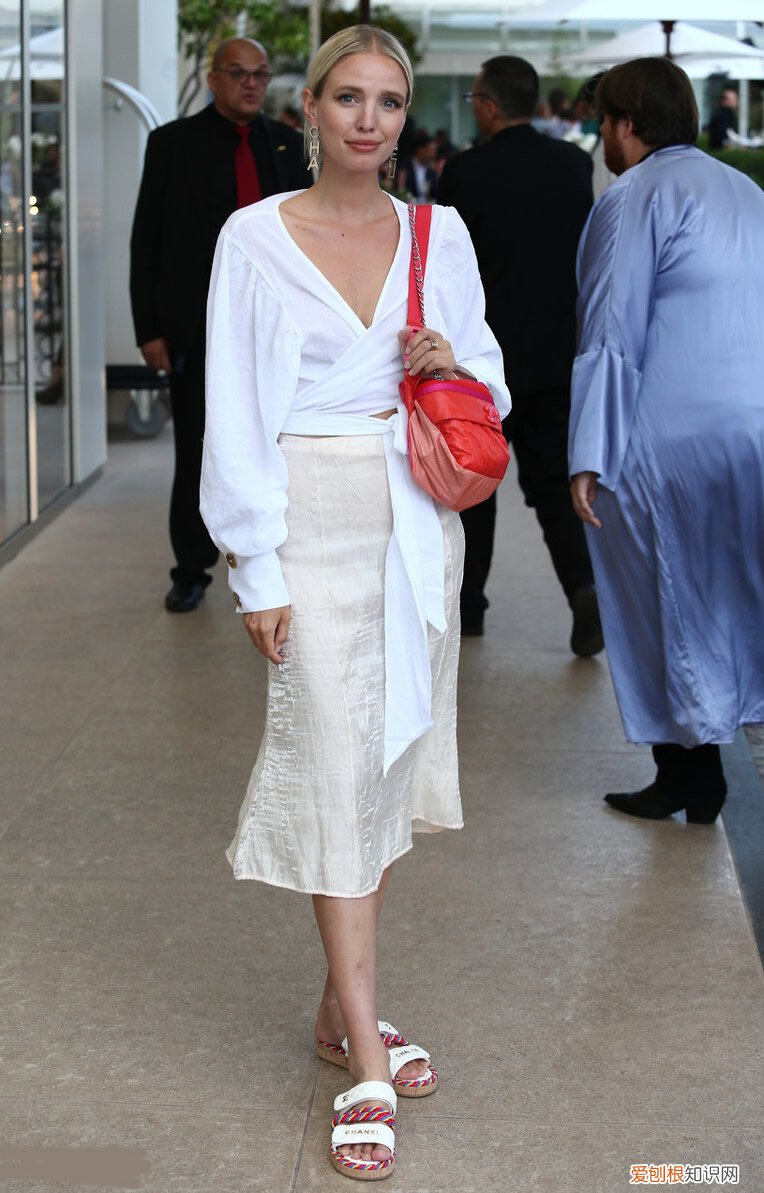 胖人如何搭配衣服显瘦(学会这些技巧想不瘦都难)