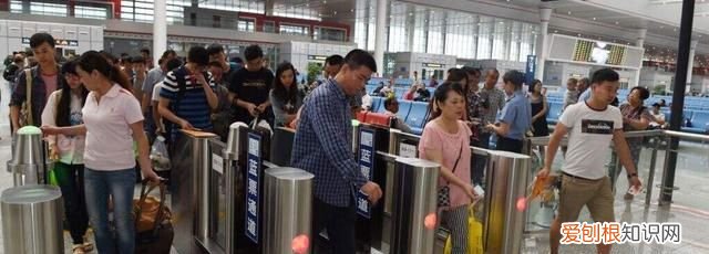 高铁一般提前几分钟开检，高铁一般提前几分钟停止检票