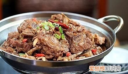 如何炖羊蝎子,火锅底料炖羊蝎子的家常做法
