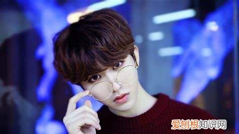 蔡徐坤粉丝口号是什么，蔡徐坤粉丝名叫什么坤应援口号