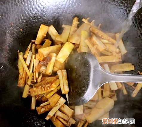 油焖笋要焯水