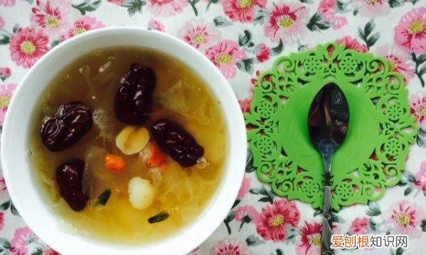 银耳莲子汤的做法步骤