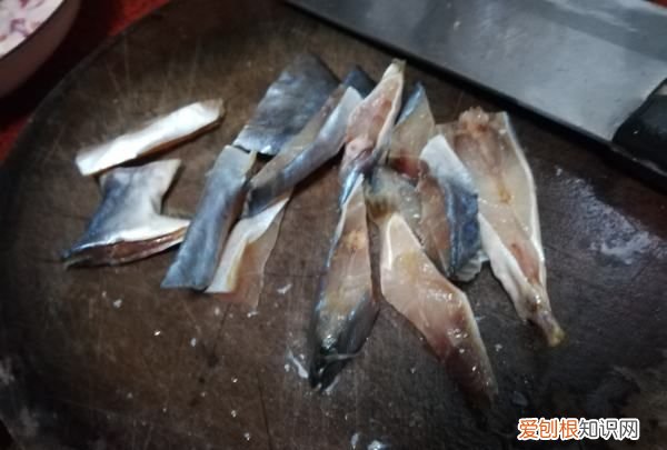 怎么做藠头焖鱼干，高压锅焖鱼干怎么做如何做好吃呢