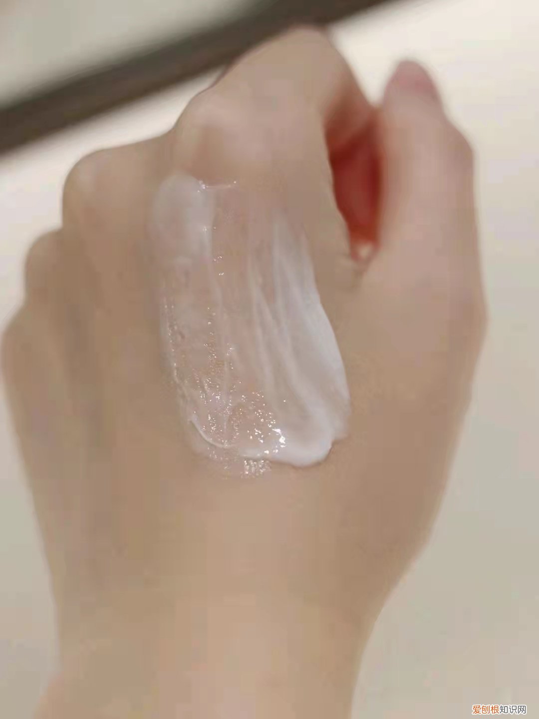 欧莱雅日霜晚霜的区别