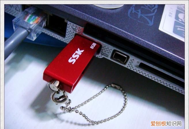 两用u盘怎么在手机电脑上使用