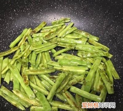 高级厨师教你做好吃的干煸豆角! 秘诀在这里!