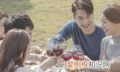如何追高冷的女生