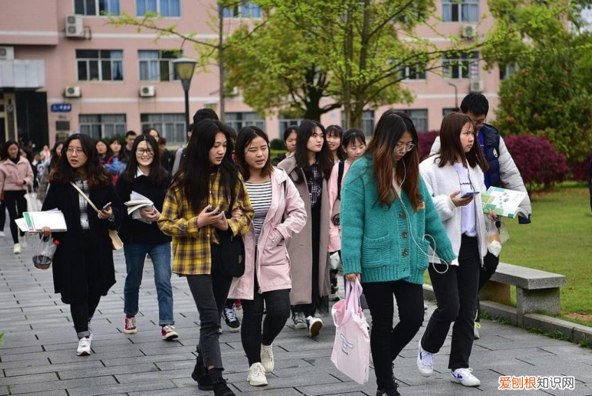 上理工惊爆一男生在女生浴室安装十个摄像头，校方回应：必须严肃处理！