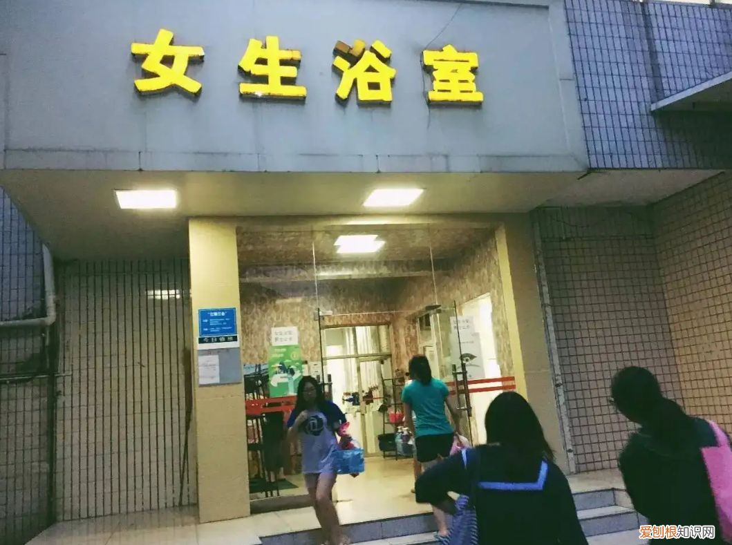 上理工惊爆一男生在女生浴室安装十个摄像头，校方回应：必须严肃处理！