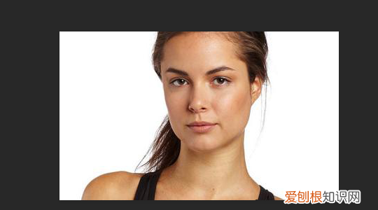 ps怎么给人物美白，怎么在ps中把人的皮肤变白一些呢