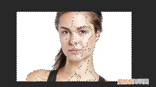 ps怎么给人物美白，怎么在ps中把人的皮肤变白一些呢