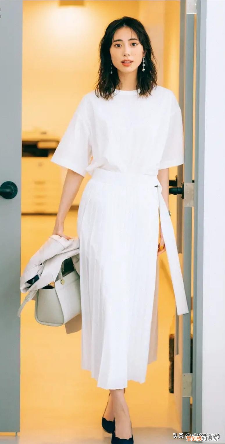 夏季t恤衫怎么穿百搭又舒服？