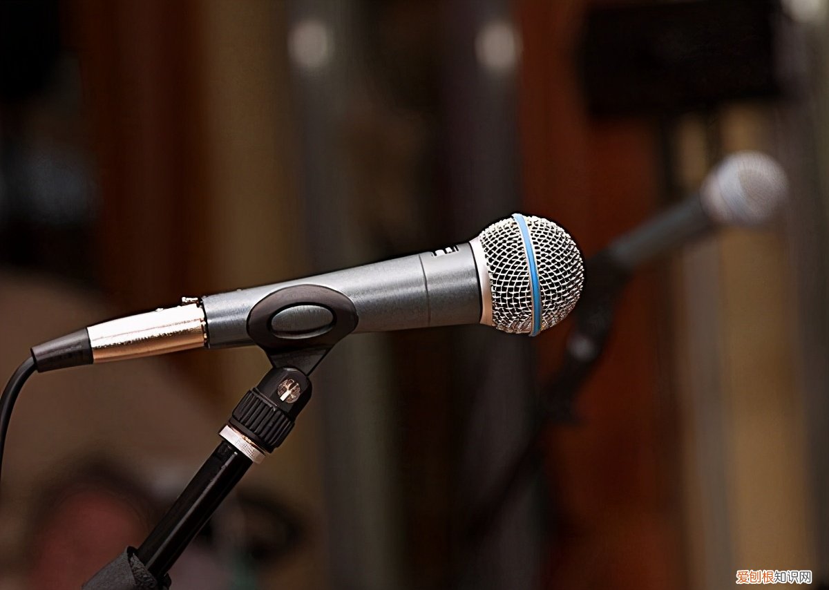 网上唱歌需要什么设备