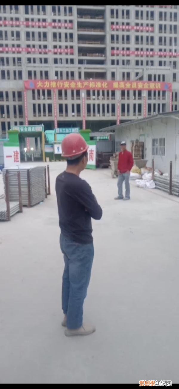 一次核酸竟然让消失了八年的独子重回父亲的怀抱,起因:同一城市测核酸