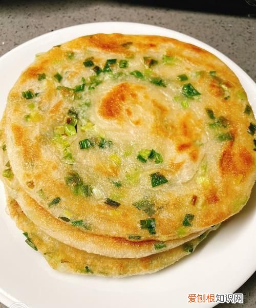 怎么做葱油饼,李华妈妈葱油饼做法