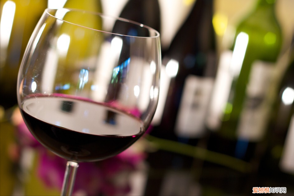 半干红葡萄酒和干红葡萄酒哪个好