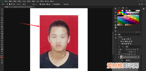 如何用ps换证件照背景颜色，ps如何换证件照背景颜色白色