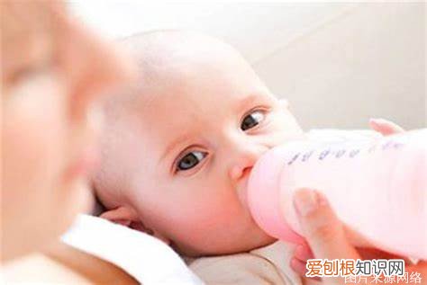 宝宝一直打嗝怎么回事