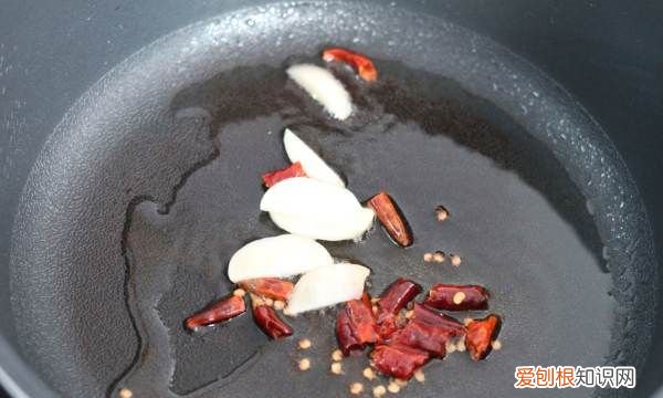 包包菜如何炒做,炒包菜怎么炒才好吃又简单