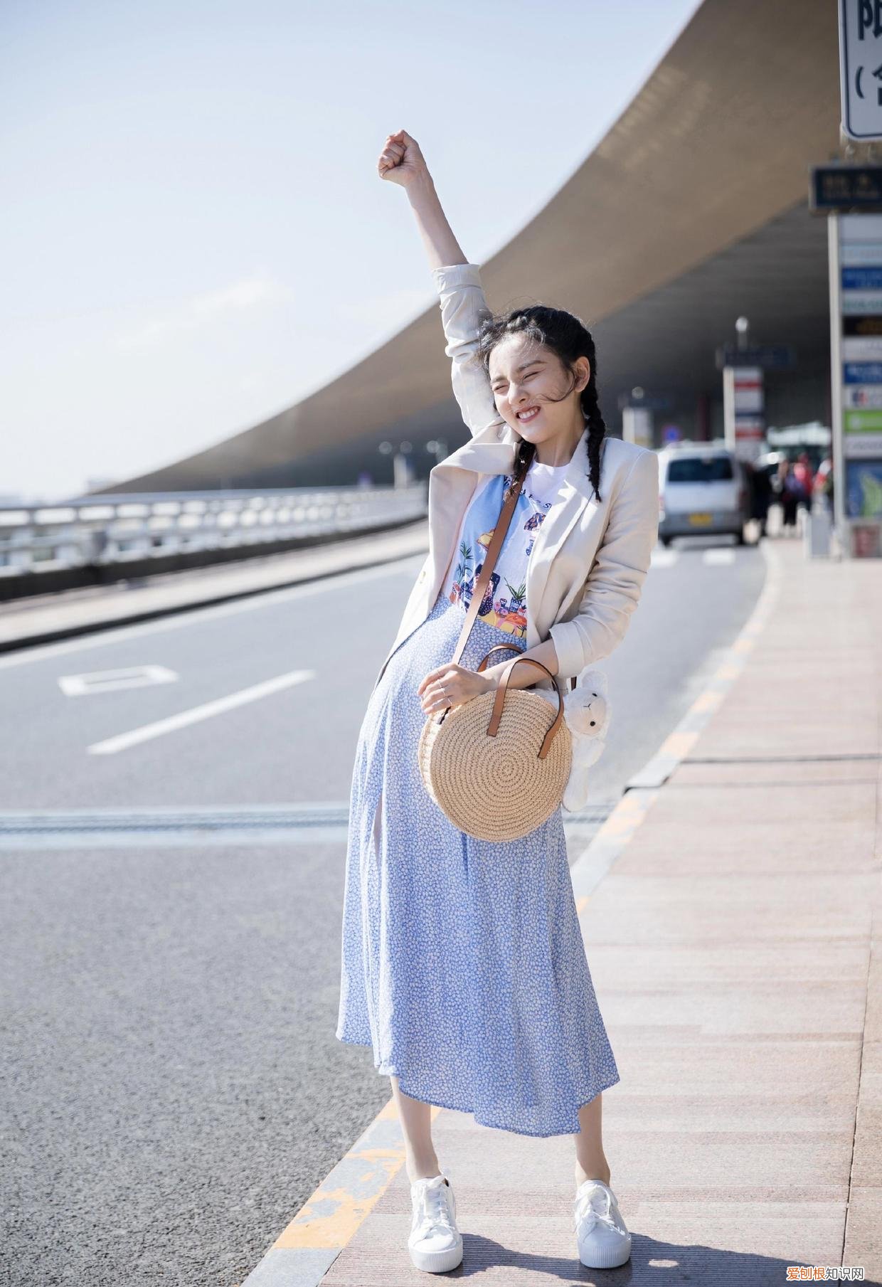 涂鸦t恤搭配什么最好看